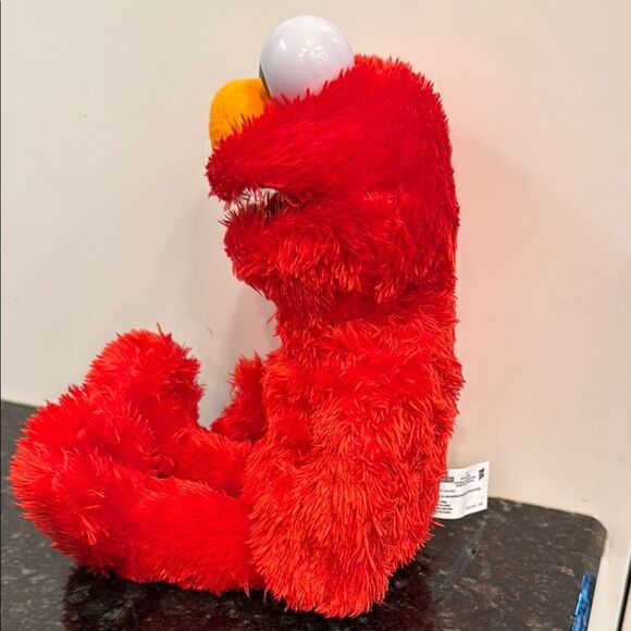 Sesame Street Elmo 14" Plush w/Sound (Hasbro, Sesame Workshop, 2018) - Picture 4 of 9
